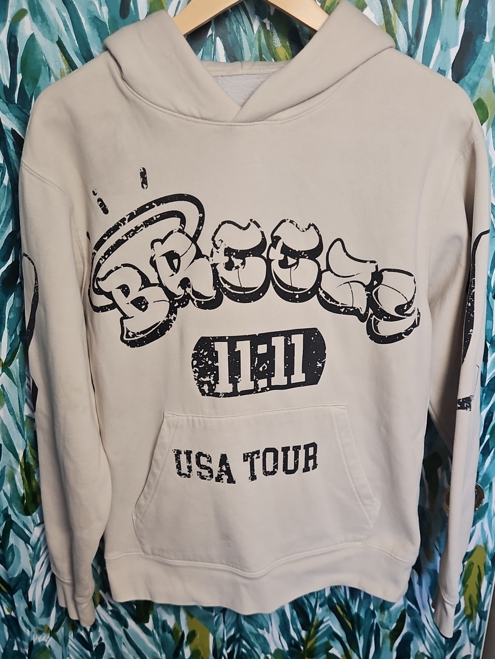 Chris Brown Official 11:11 Us Tour  2024 Cream "Breezy" Graphic Hoodie - Size S